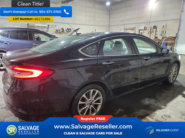 Used 2017 Ford Fusion SE w/ Fusion SE Technology Package image 4