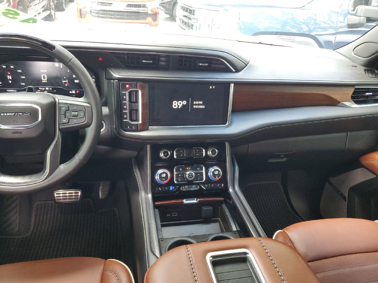 Used 2023 GMC Yukon XL Denali Ultimate AWD/4WD image 13