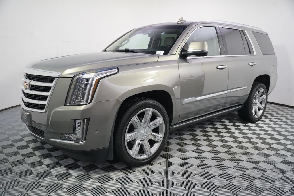 Used 2019 Cadillac Escalade Premium Luxury AWD/4WD image 2