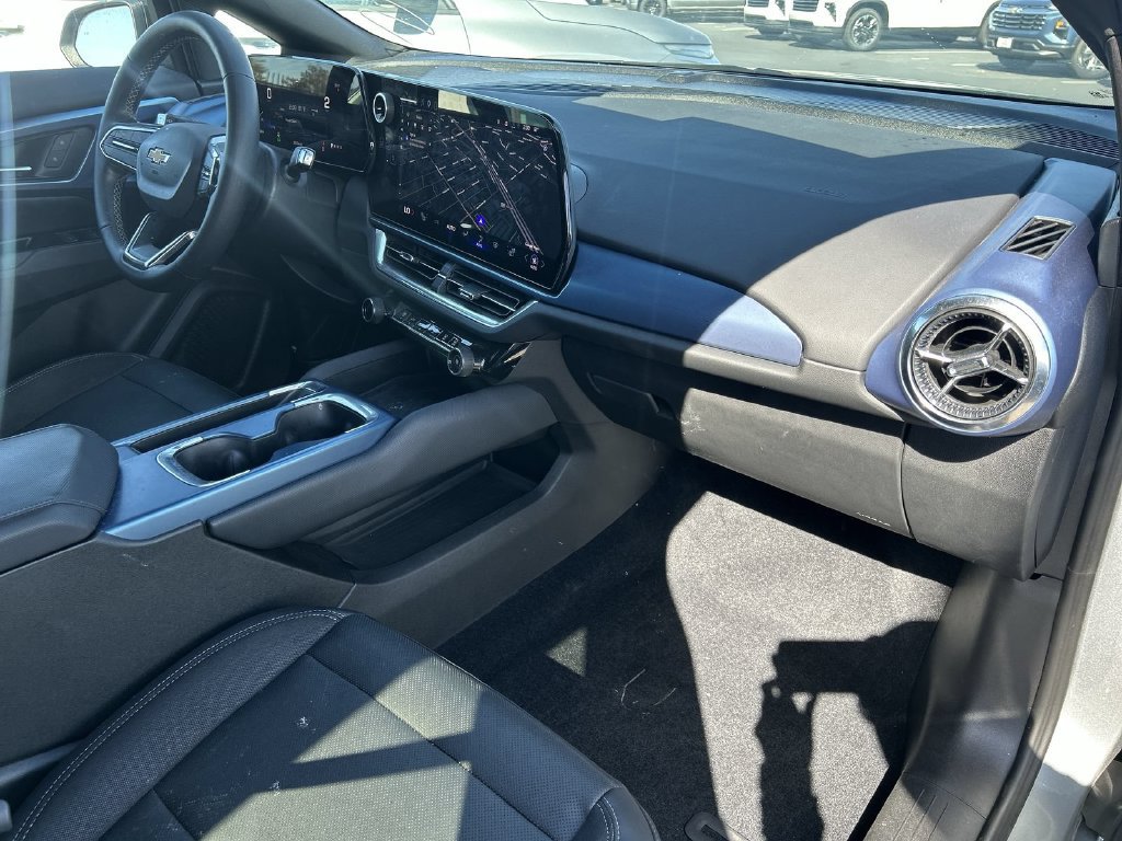 Used 2024 Chevrolet Equinox EV LT w/ LPO, Blackout Package FWD image 34