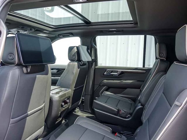 New 2026 Chevrolet Suburban Premier AWD/4WD image 18