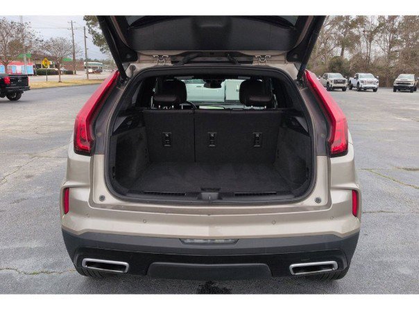Used 2025 Cadillac XT4 Premium Luxury FWD image 4