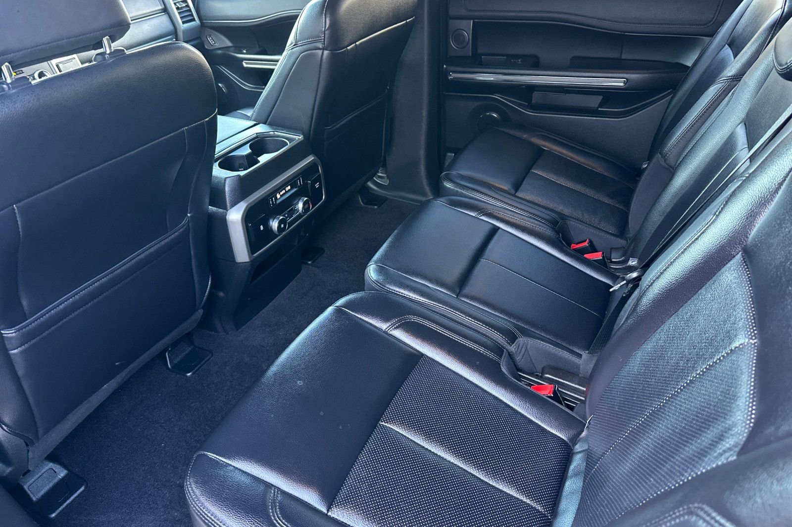 Used 2019 Ford Expedition Max XLT w/ Equipment Group 202A AWD/4WD image 11