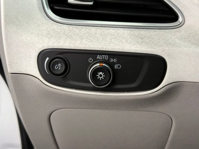 Used 2017 Chevrolet Bolt Premier w/ Driver Confidence II Package FWD image 28