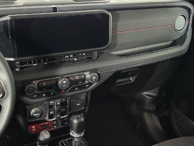 Used 2026 Jeep Wrangler Unlimited Rubicon AWD/4WD image 10