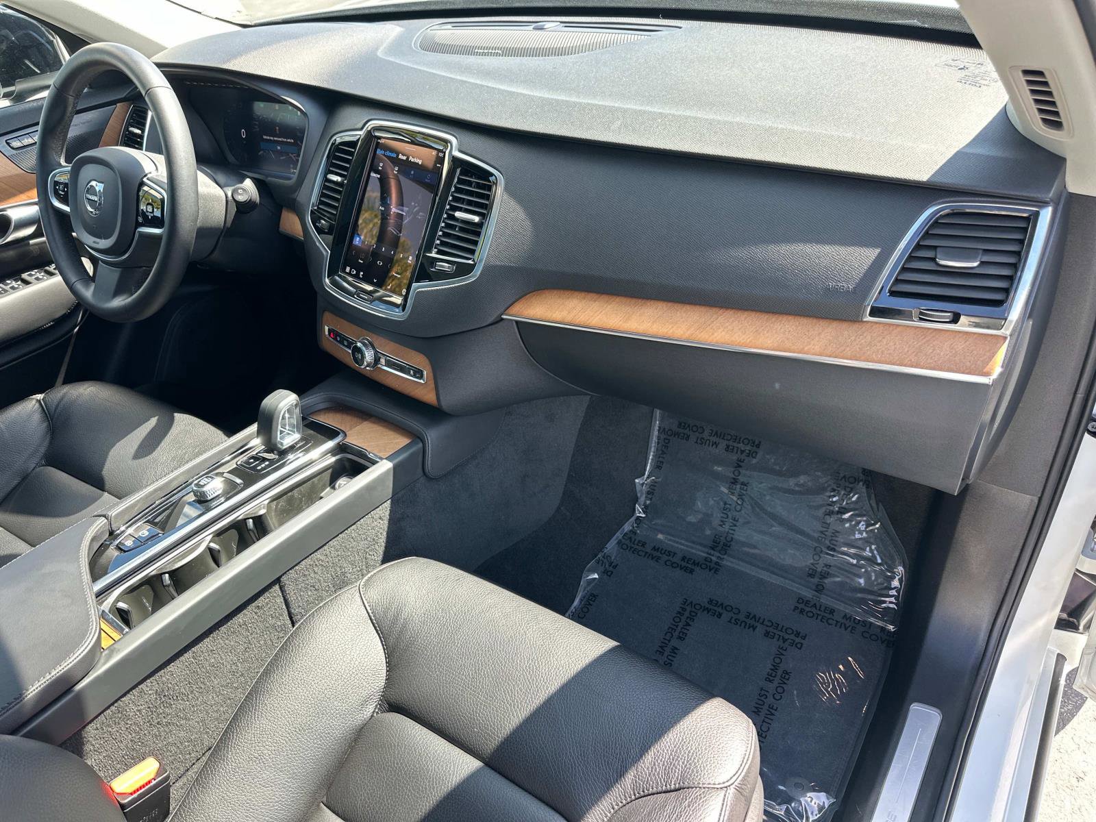 Certified 2023 Volvo XC90 T8 Plus image 26