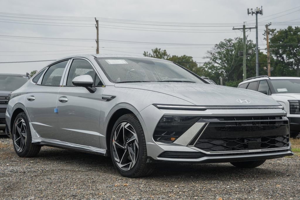 New 2026 Hyundai Sonata SEL FWD image 1