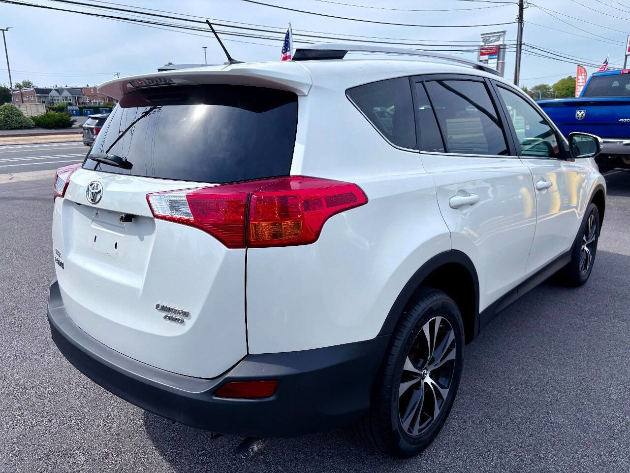 Used 2015 Toyota RAV4 Limited w/ Technology Package image 6