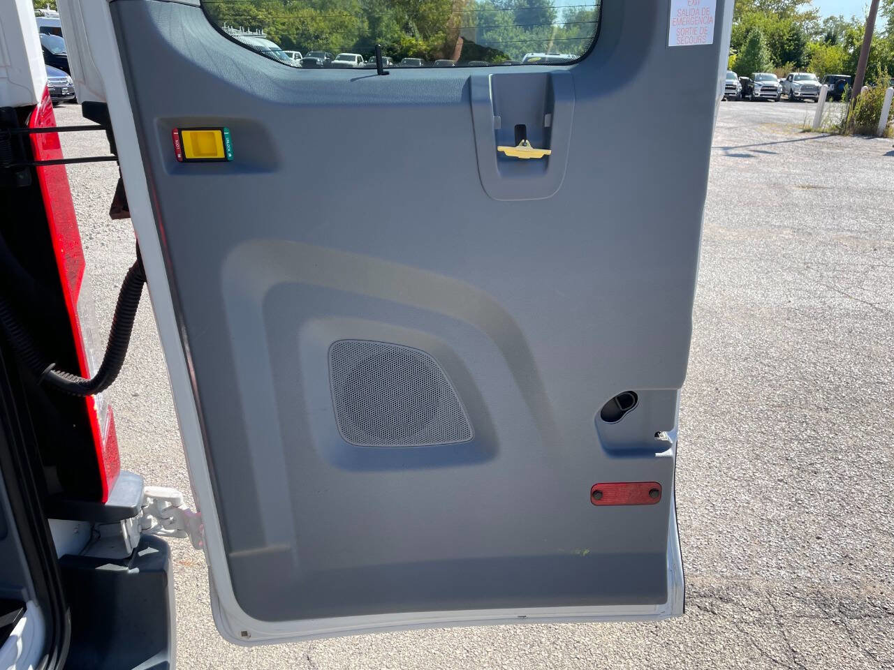 Used 2015 Ford Transit 150 XLT RWD image 21