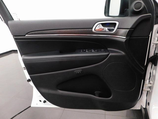 Used 2018 Jeep Grand Cherokee Limited image 23