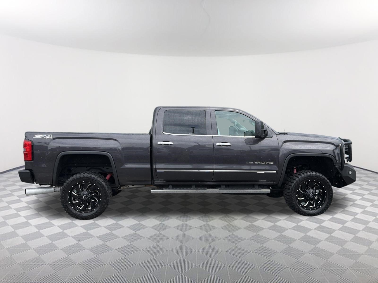 Used 2015 GMC Sierra 2500 Denali w/ Duramax Plus Package AWD/4WD image 7
