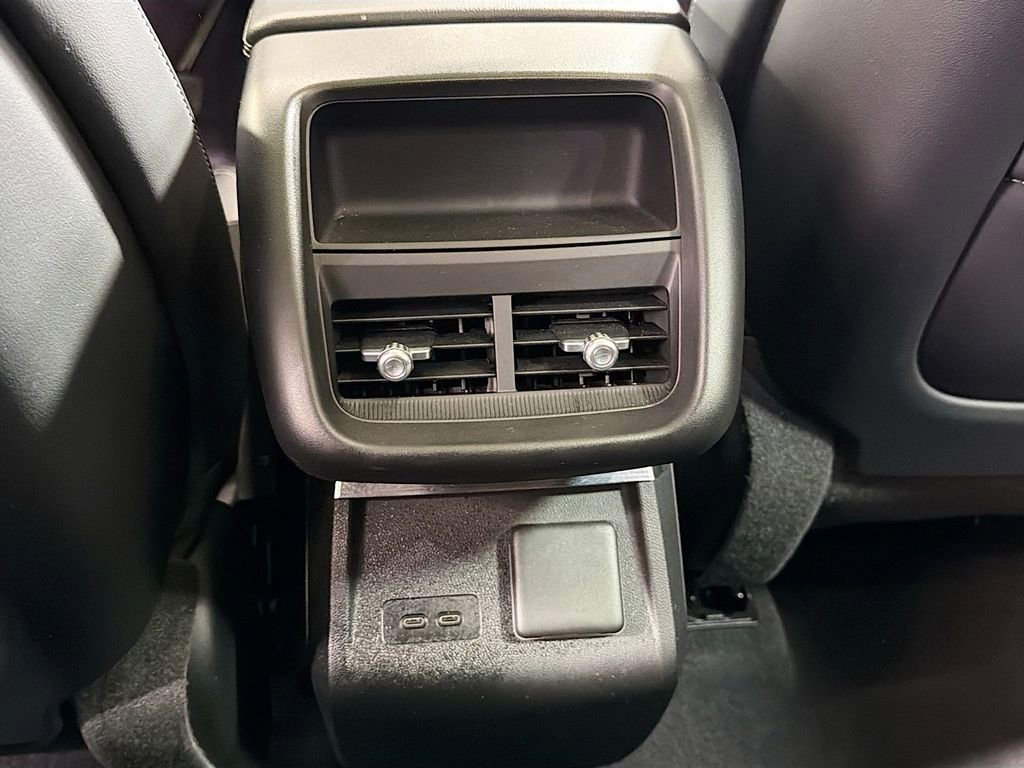 Used 2024 Cadillac Lyriq Luxury image 26