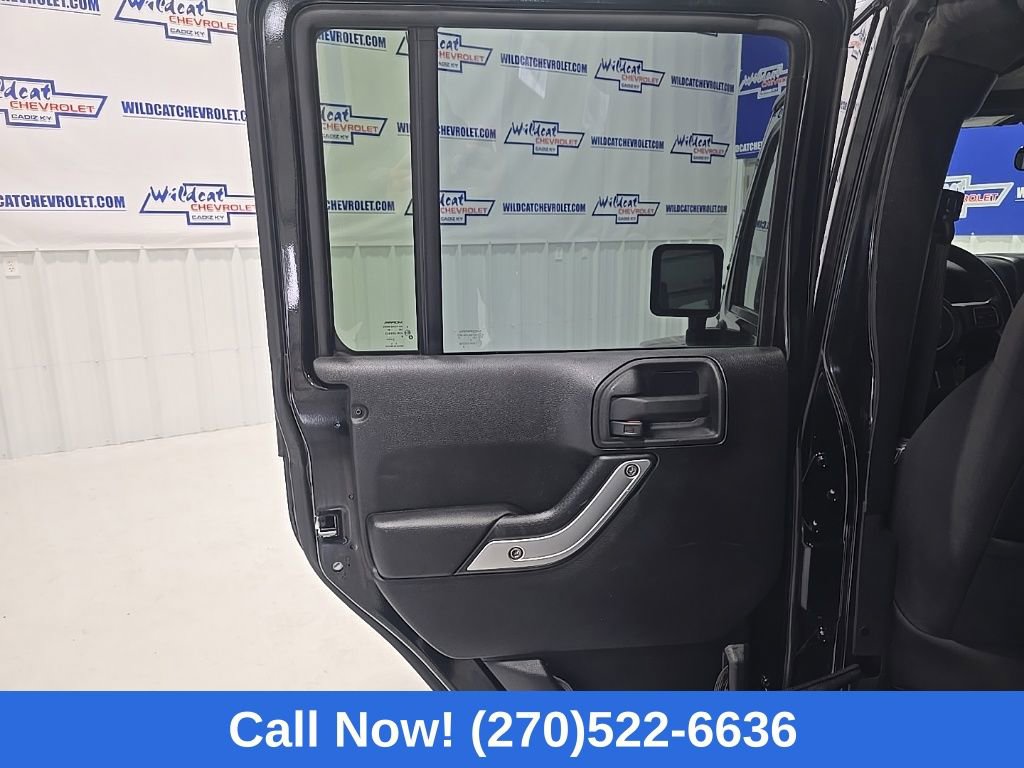 Used 2012 Jeep Wrangler Unlimited Sahara w/ Dual Top Group AWD/4WD image 18