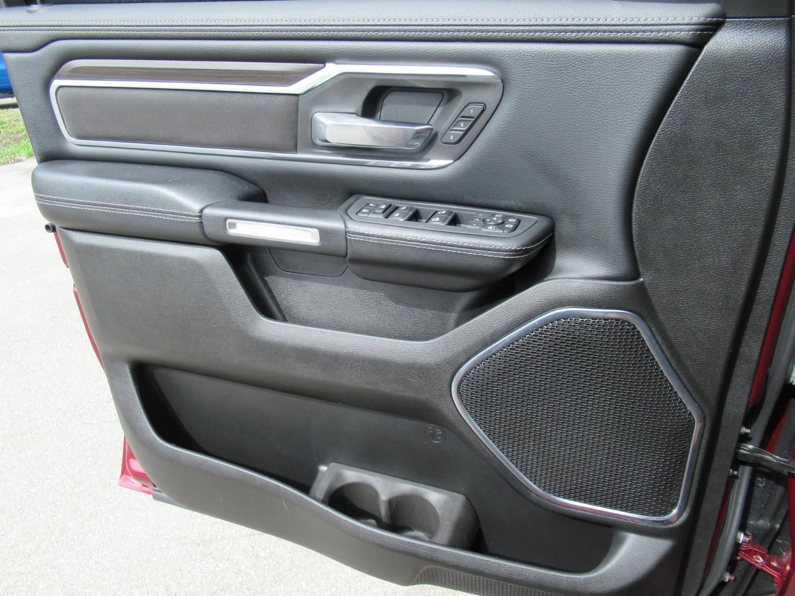 Used 2025 RAM 1500 Laramie w/ Sport Appearance Package AWD/4WD image 19