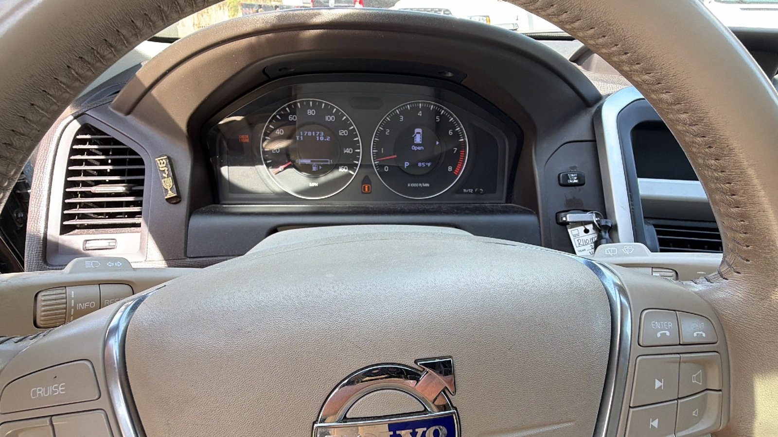 Used 2011 Volvo XC60 3.2 R-Design image 25