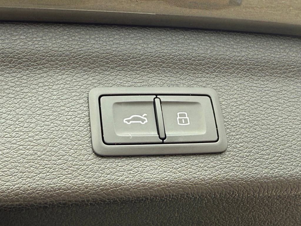 Used 2020 Audi Q3 2.0T Premium w/ Convenience Package image 52