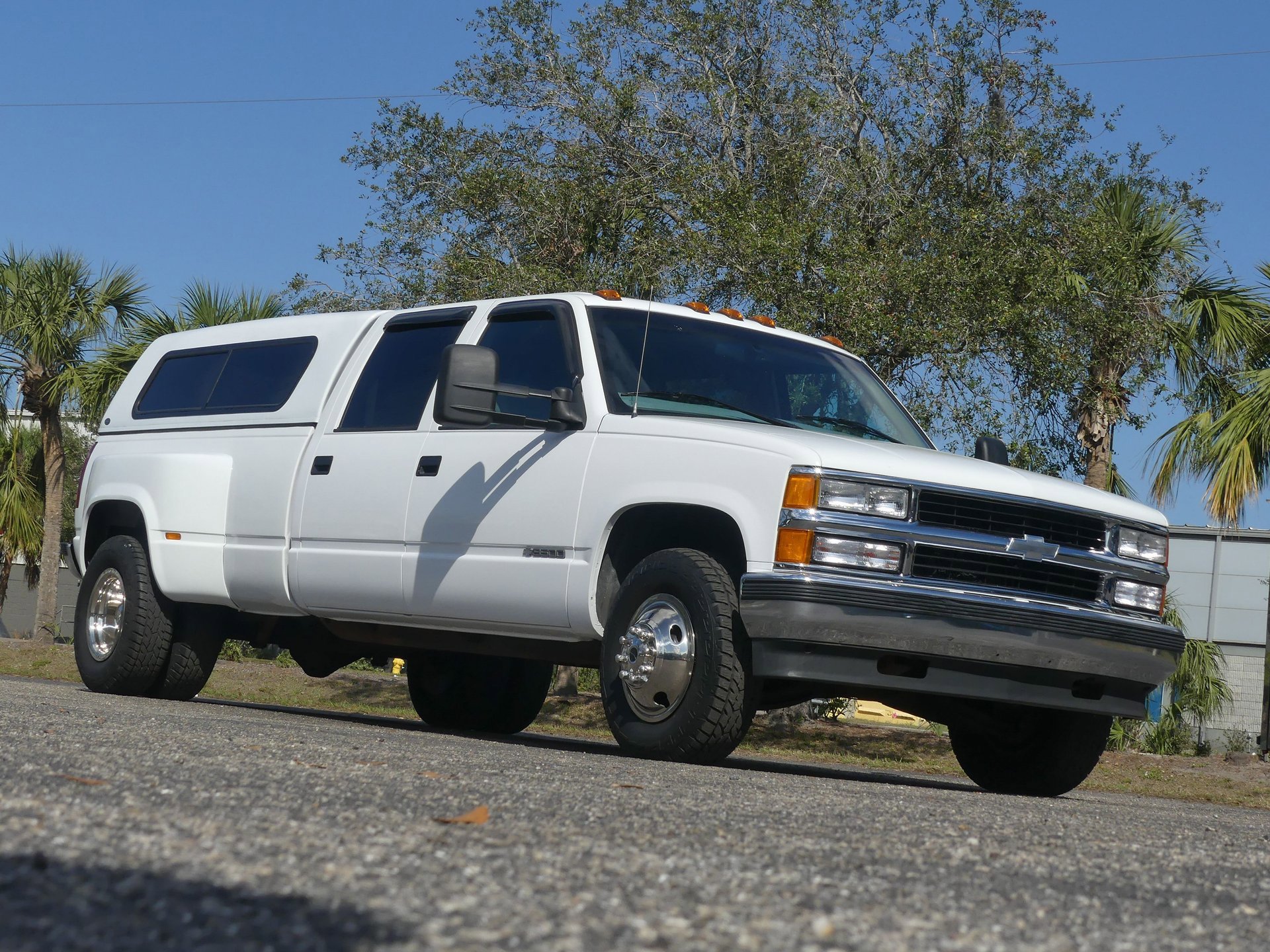 Used 2000 Chevrolet Silverado 3500 2WD Crew Cab image 3