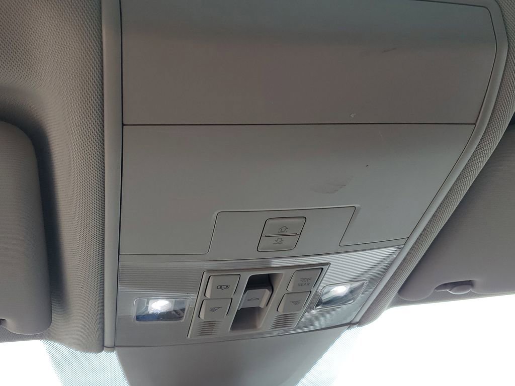 Used 2021 Volkswagen Atlas SEL Premium image 22