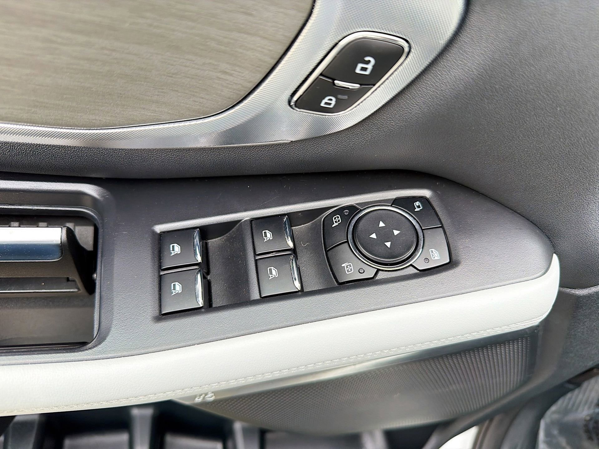 Used 2025 Ford Expedition Platinum AWD/4WD image 20