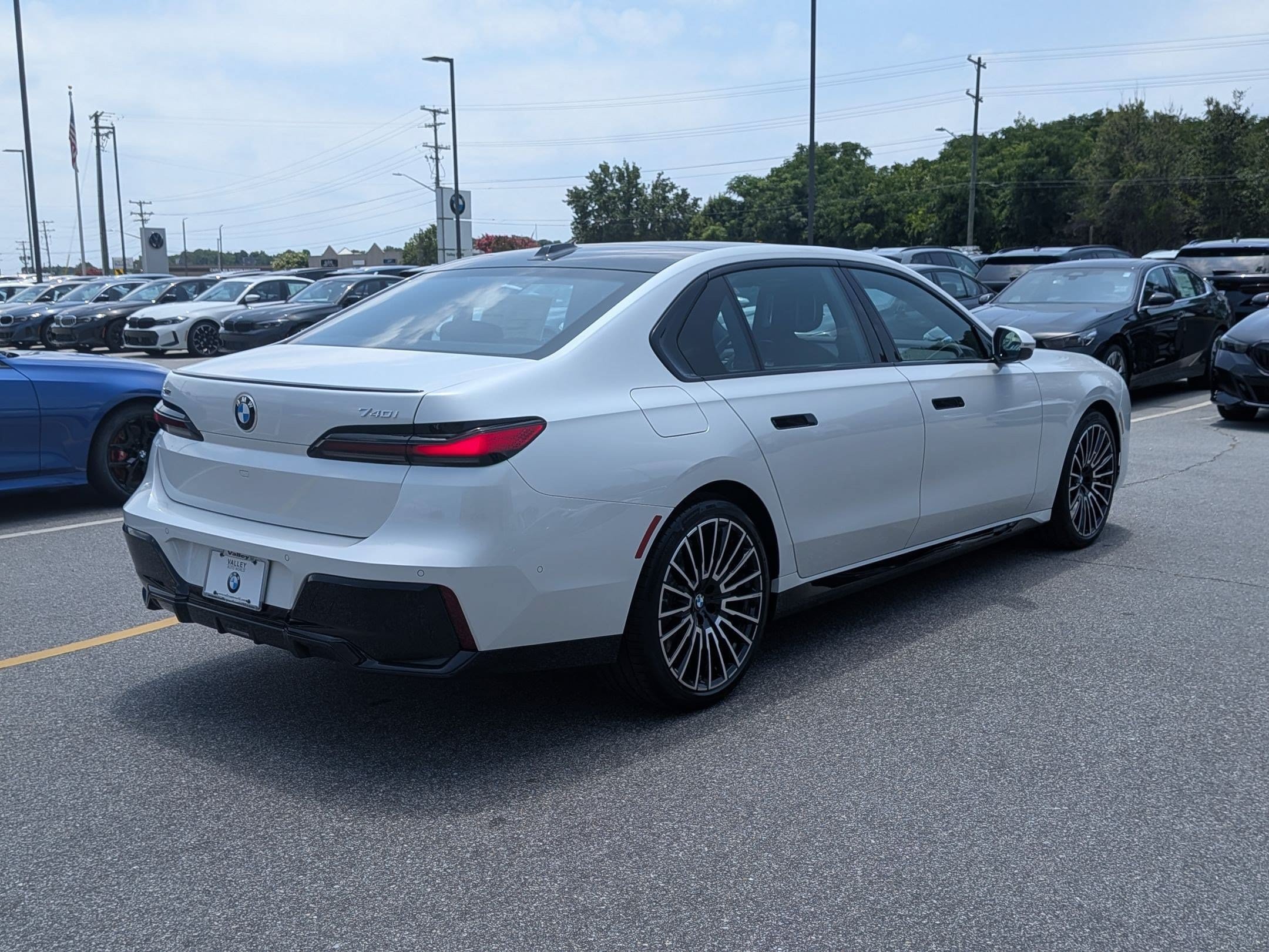 New 2026 BMW 740i xDrive AWD/4WD image 3