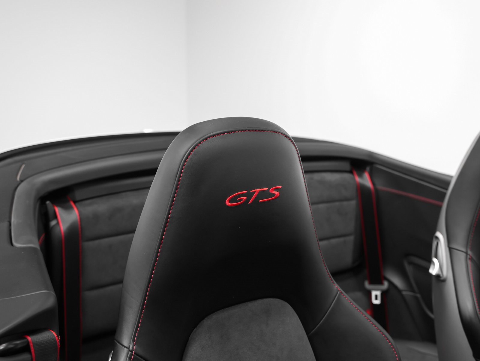 Used 2015 Porsche 911 Carrera GTS image 24