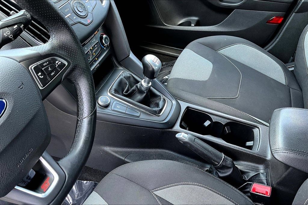 Used 2017 Ford Focus ST FWD image 19