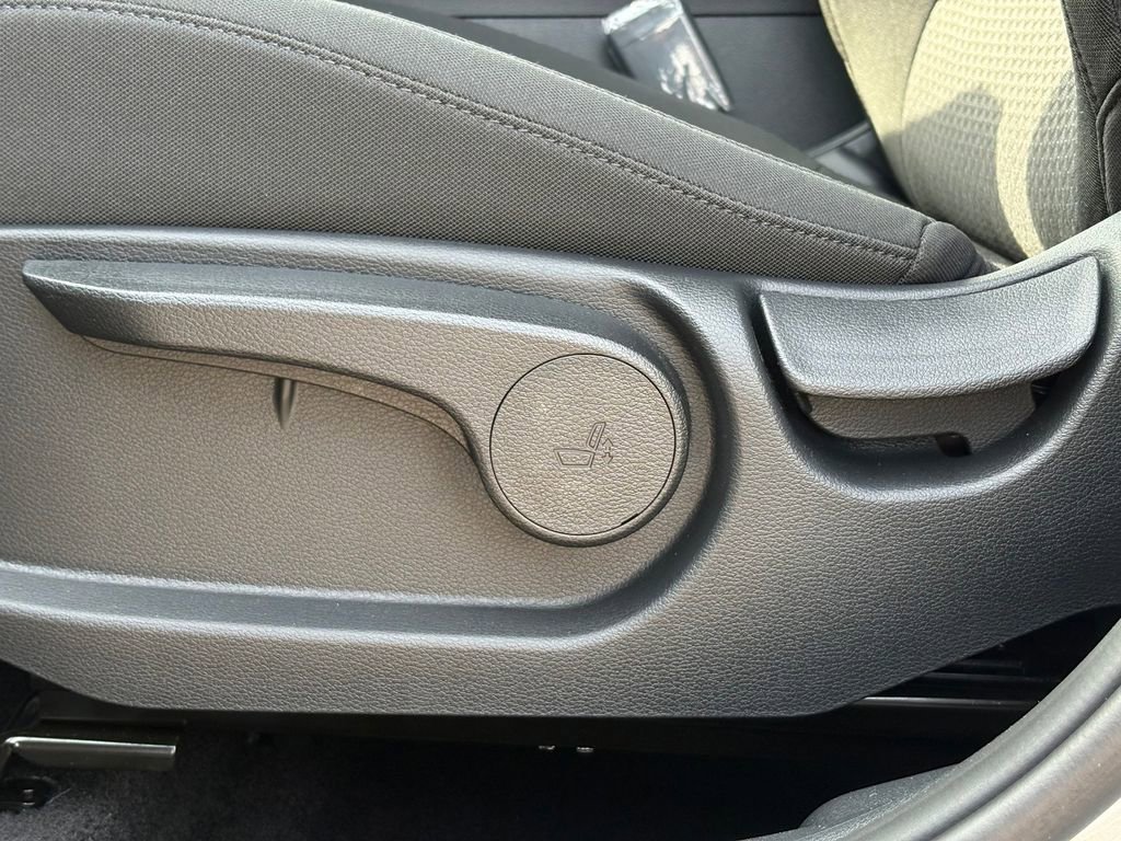 New 2026 Kia Sportage LX FWD image 13