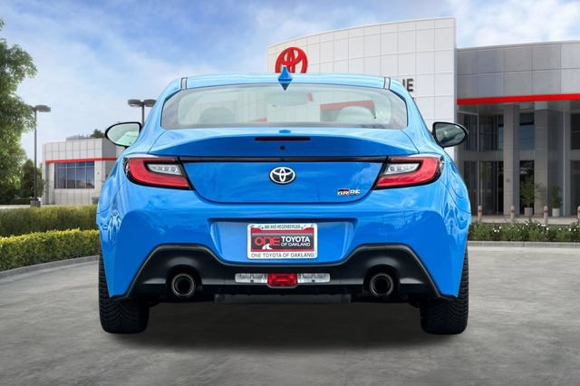 Used 2022 Toyota GR86 RWD image 5