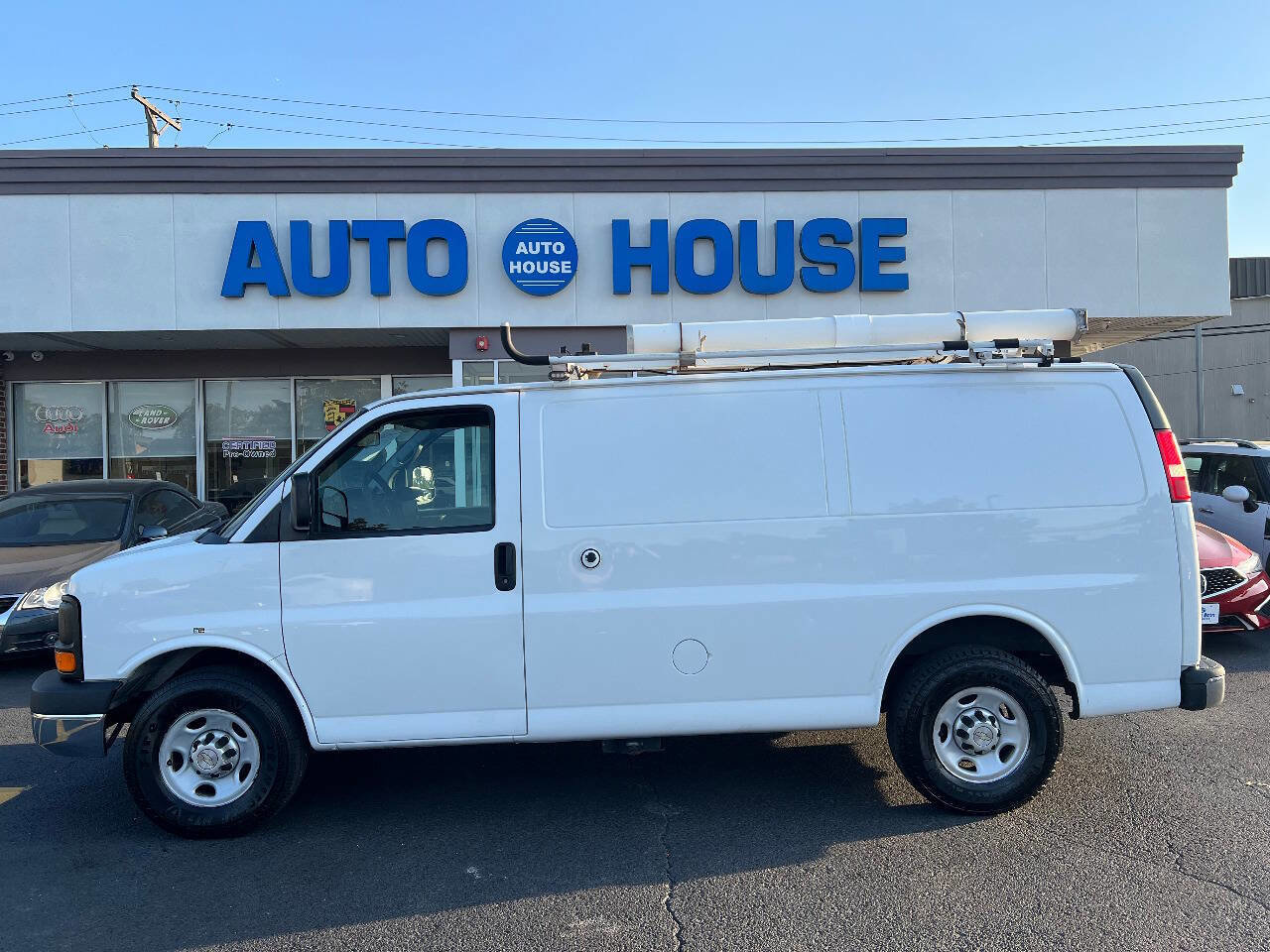 Used 2014 Chevrolet Express 2500 image 8