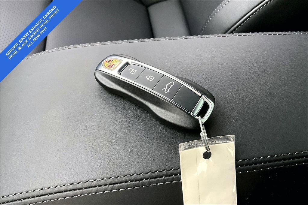 Used 2025 Porsche 911 Carrera image 13