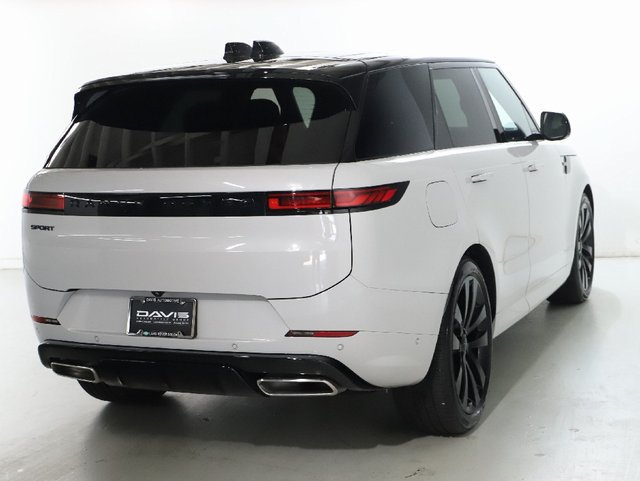 Certified 2026 Land Rover Range Rover Sport Dynamic SE AWD/4WD image 9