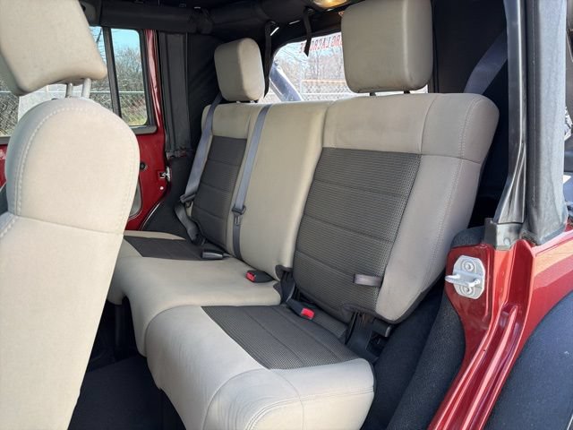 Used 2010 Jeep Wrangler Unlimited Rubicon w/ Trailer Tow Group AWD/4WD image 17