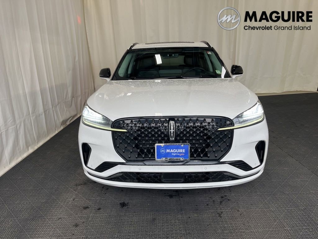 Used 2025 Lincoln Aviator AWD w/ Jet Appearance Package image 32