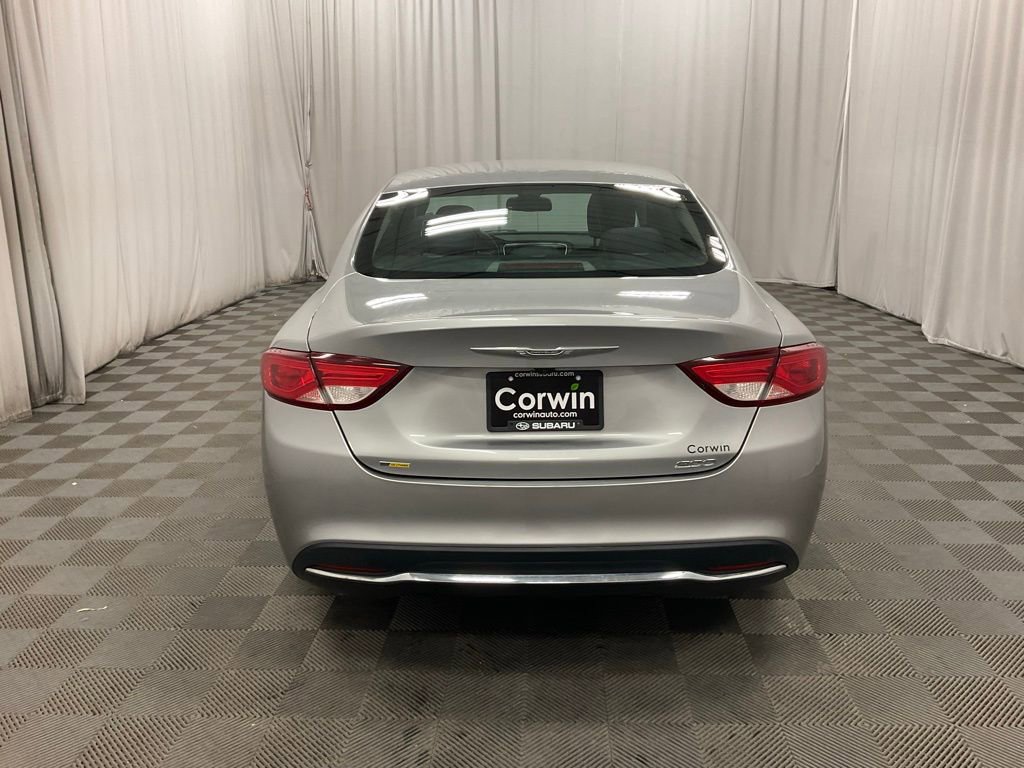 Used 2016 Chrysler 200 Limited image 2