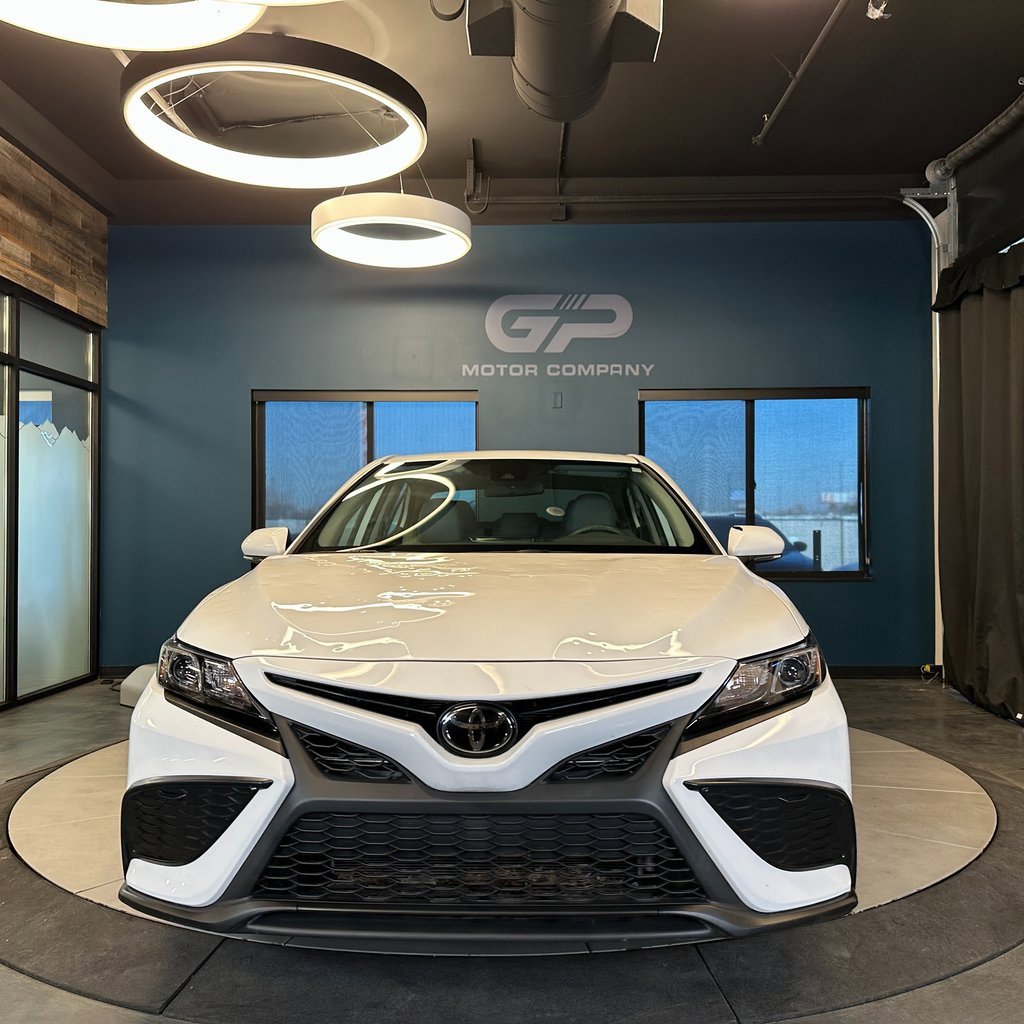 Used 2022 Toyota Camry SE image 8