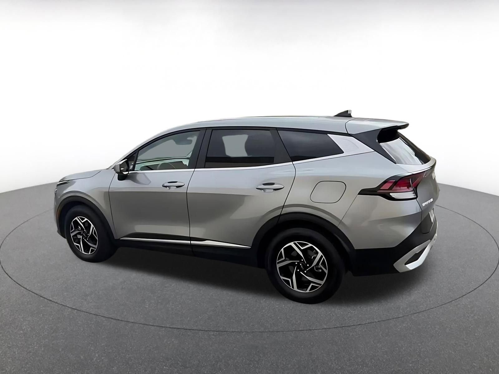 Used 2025 Kia Sportage LX FWD image 10