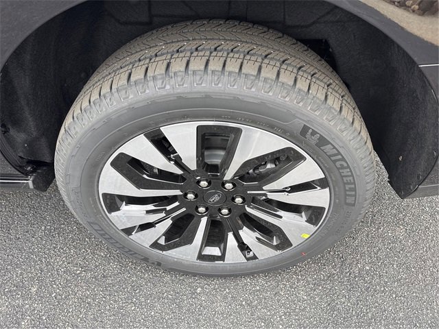 New 2025 Ford Expedition Max Platinum w/ Platinum Ultimate Package image 14