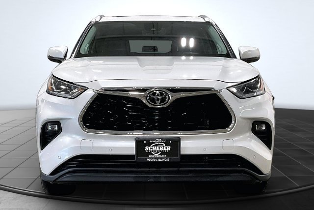 Used 2022 Toyota Highlander Limited AWD/4WD image 3