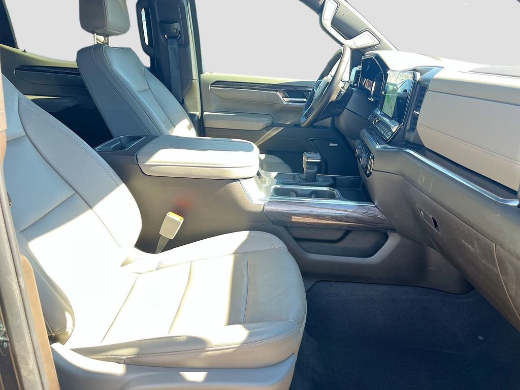 Used 2023 Chevrolet Silverado 1500 LTZ AWD/4WD image 28