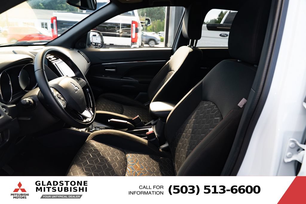 Used 2025 Mitsubishi Outlander Sport AWD image 18