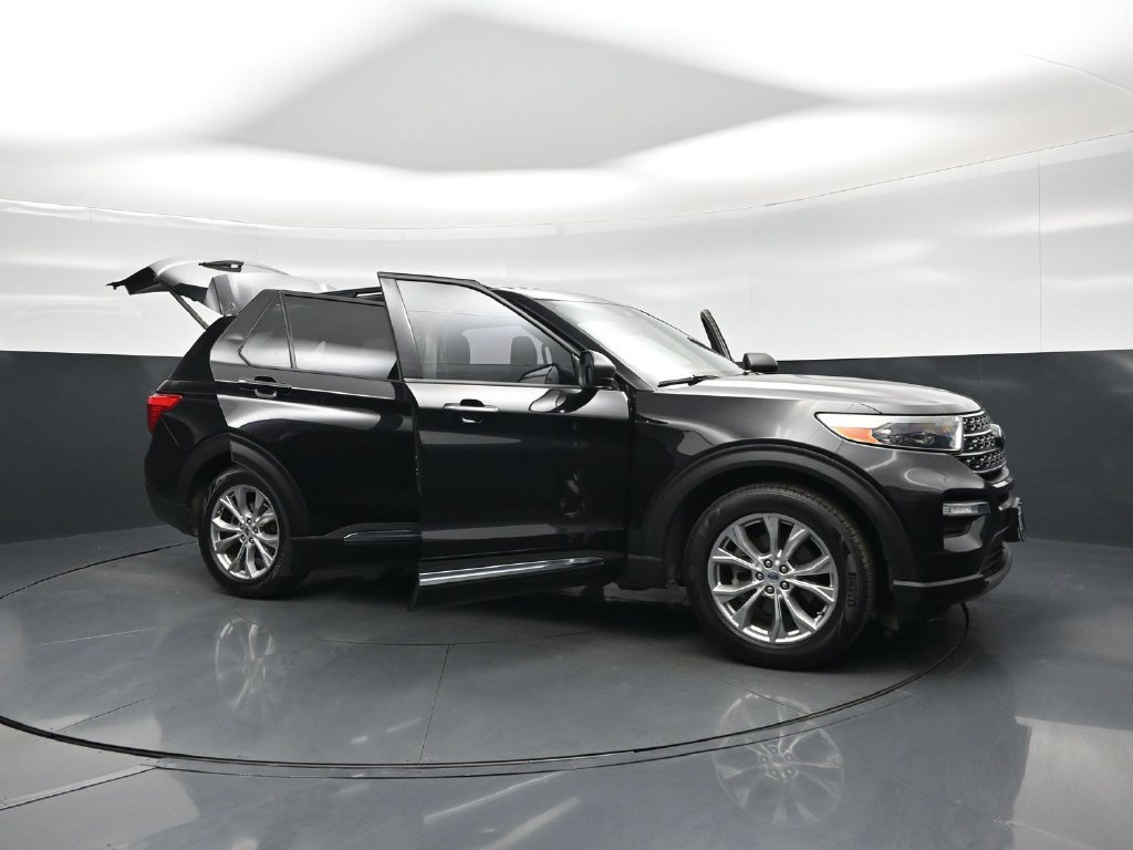 Used 2020 Ford Explorer XLT w/ Equipment Group 202A RWD image 29
