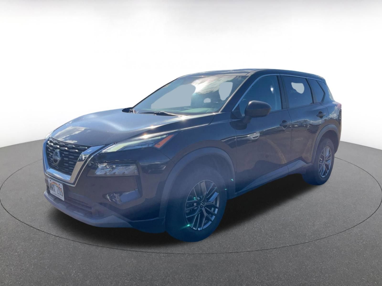 Used 2023 Nissan Rogue S image 3
