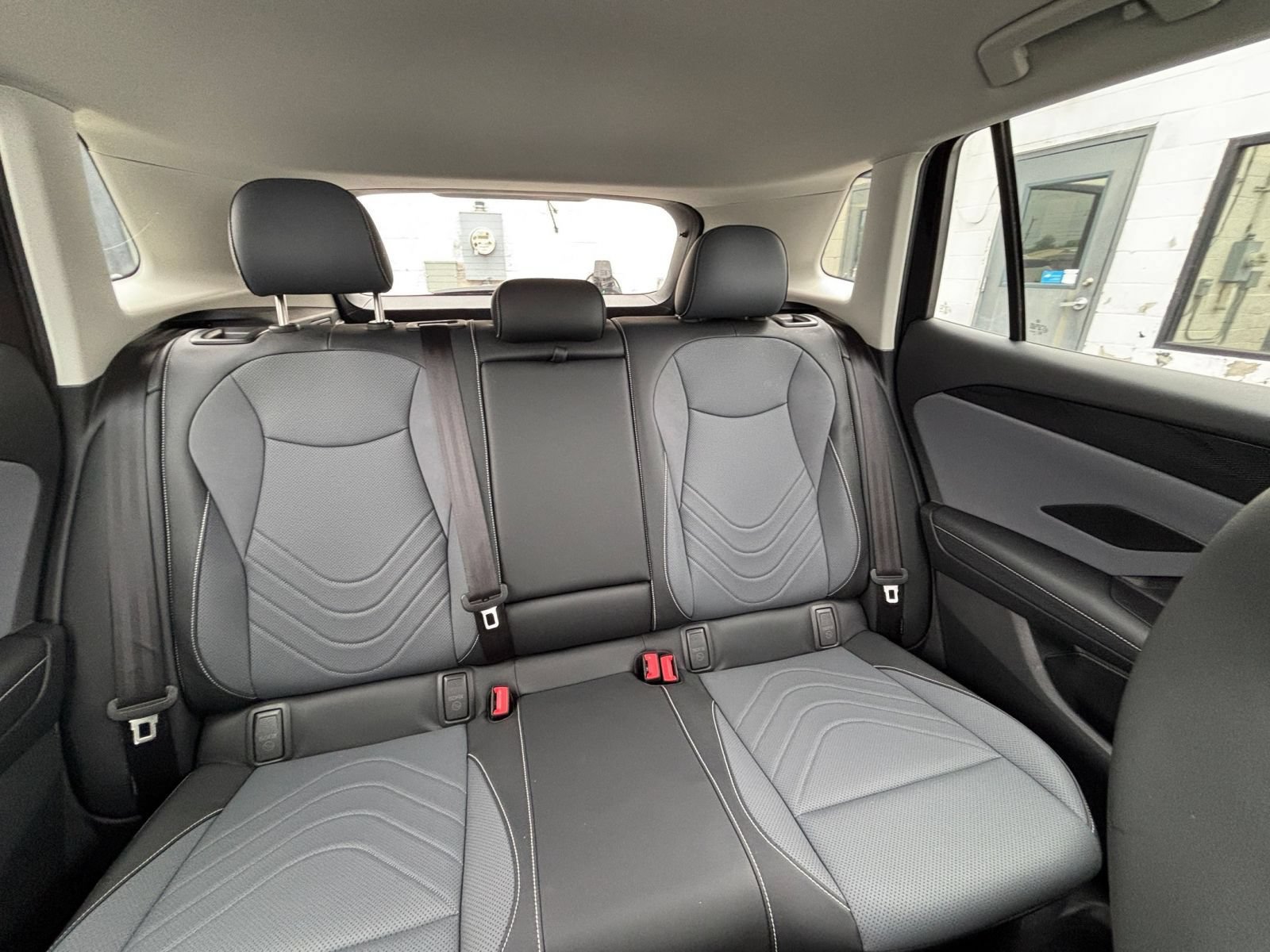 Used 2026 Volkswagen Tiguan SE AWD/4WD image 39
