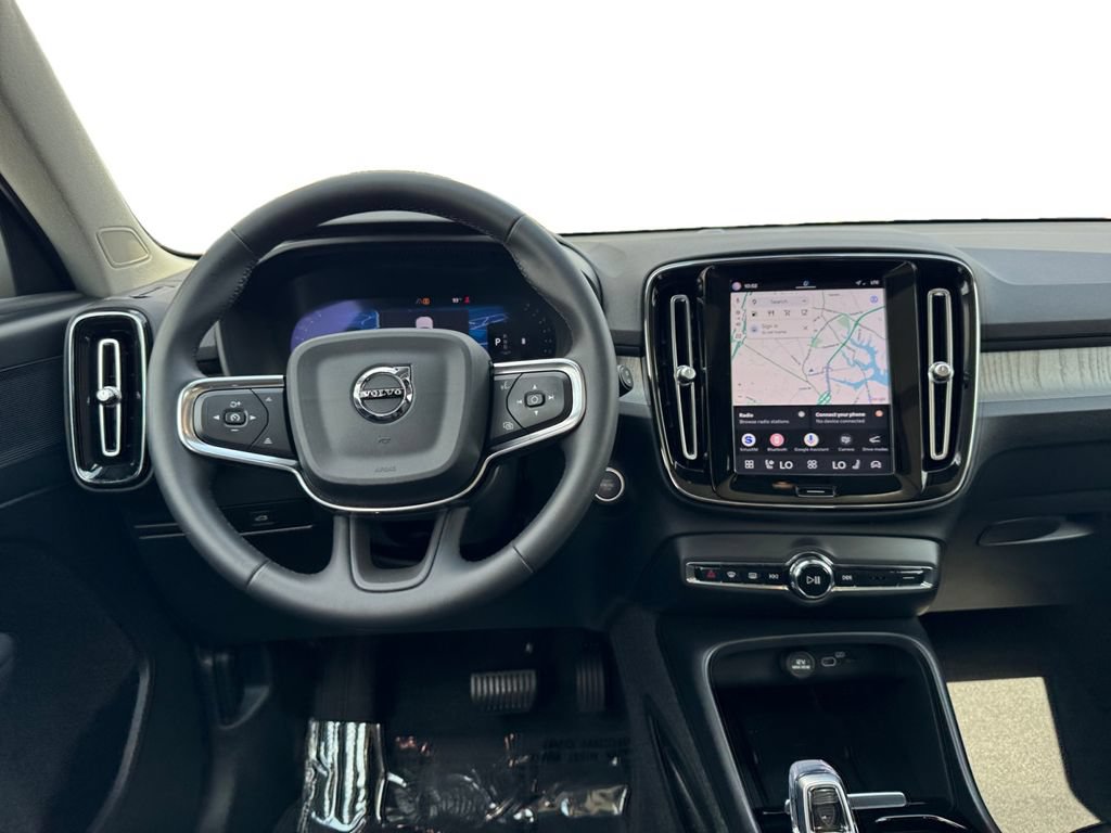 Certified 2024 Volvo XC40 B5 Plus w/ Protection Package Premier AWD/4WD image 28