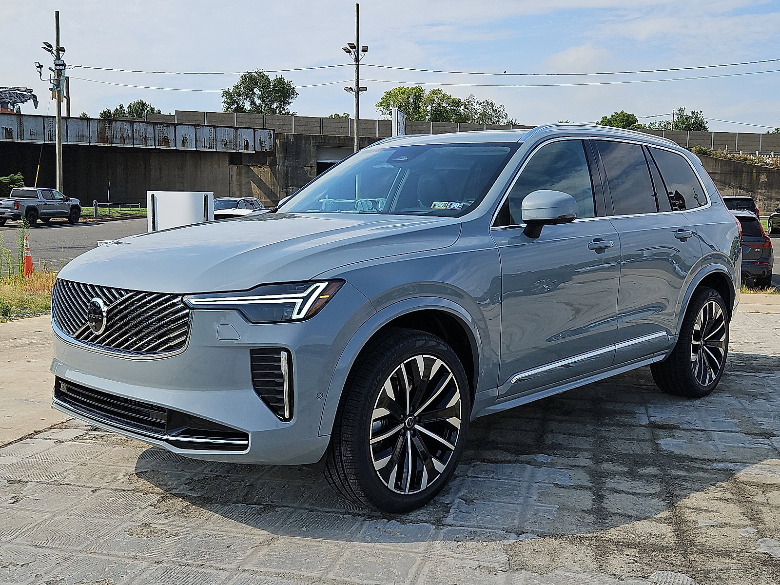 New 2026 Volvo XC90 B6 Ultra w/ Protection Package image 3