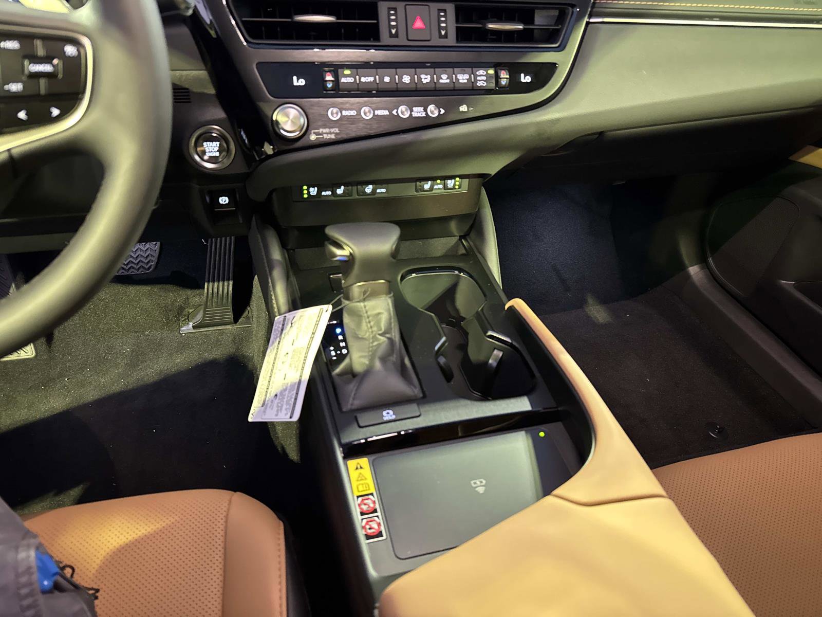 New 2025 Lexus ES 350 w/ Premium Package image 25