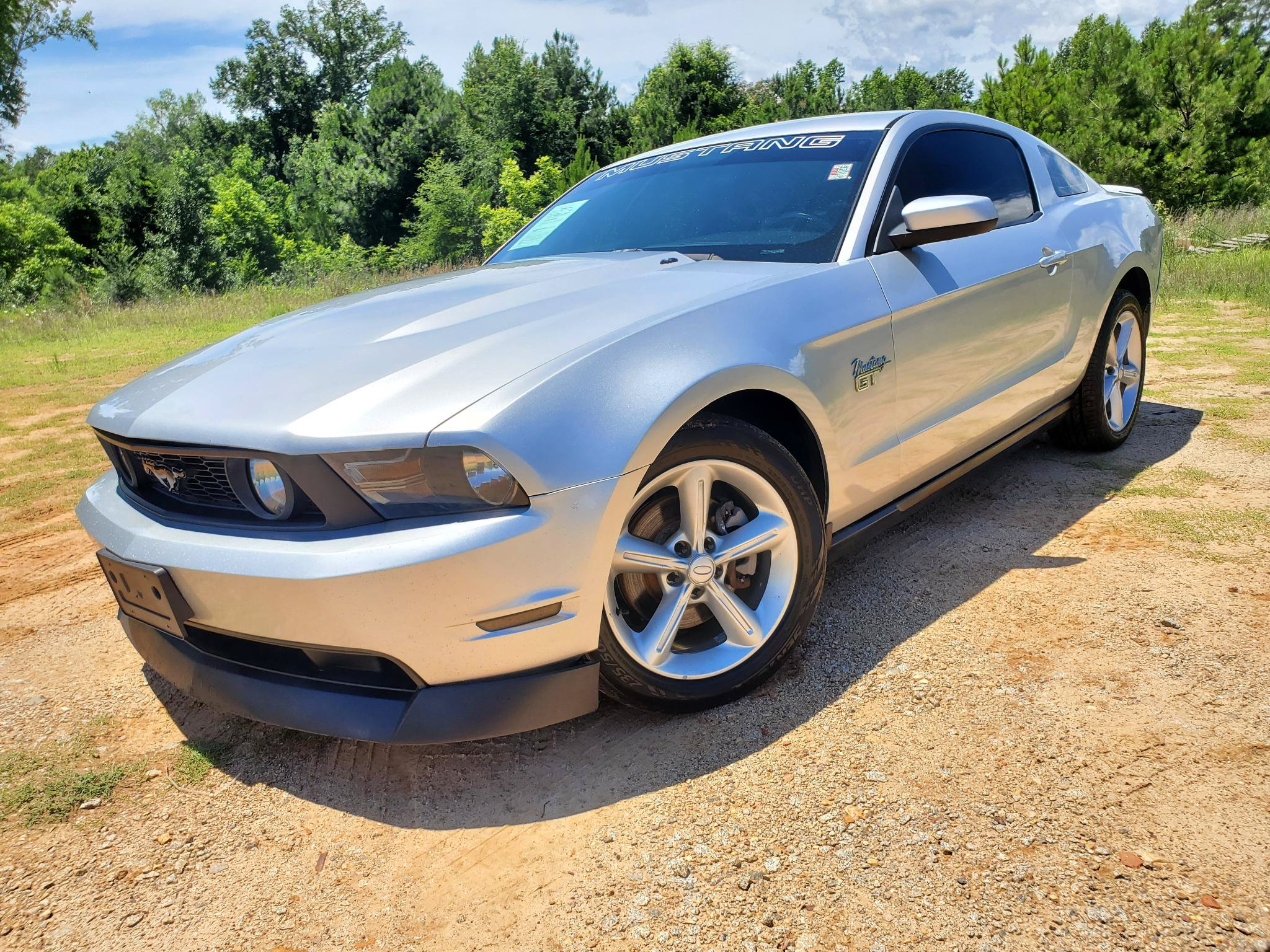 Used 2010 Ford Mustang GT Premium RWD image 2