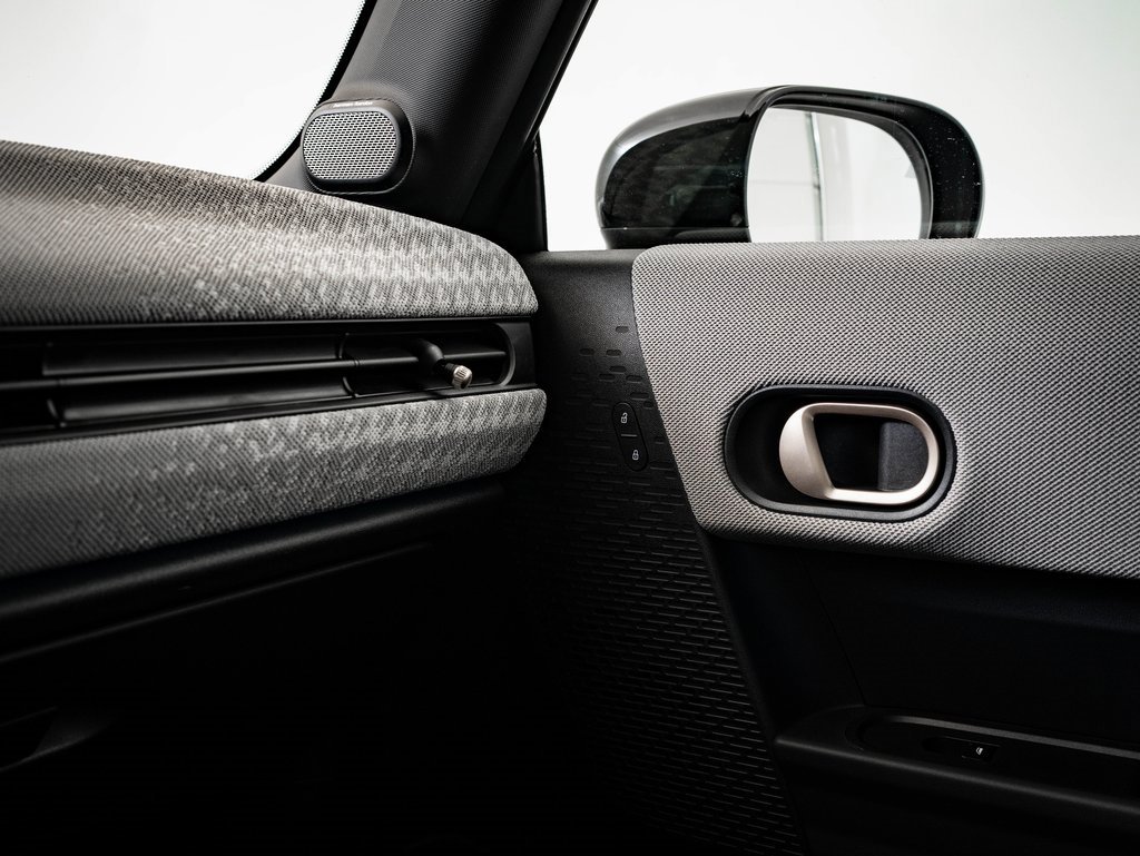 Certified 2025 MINI Cooper S image 37