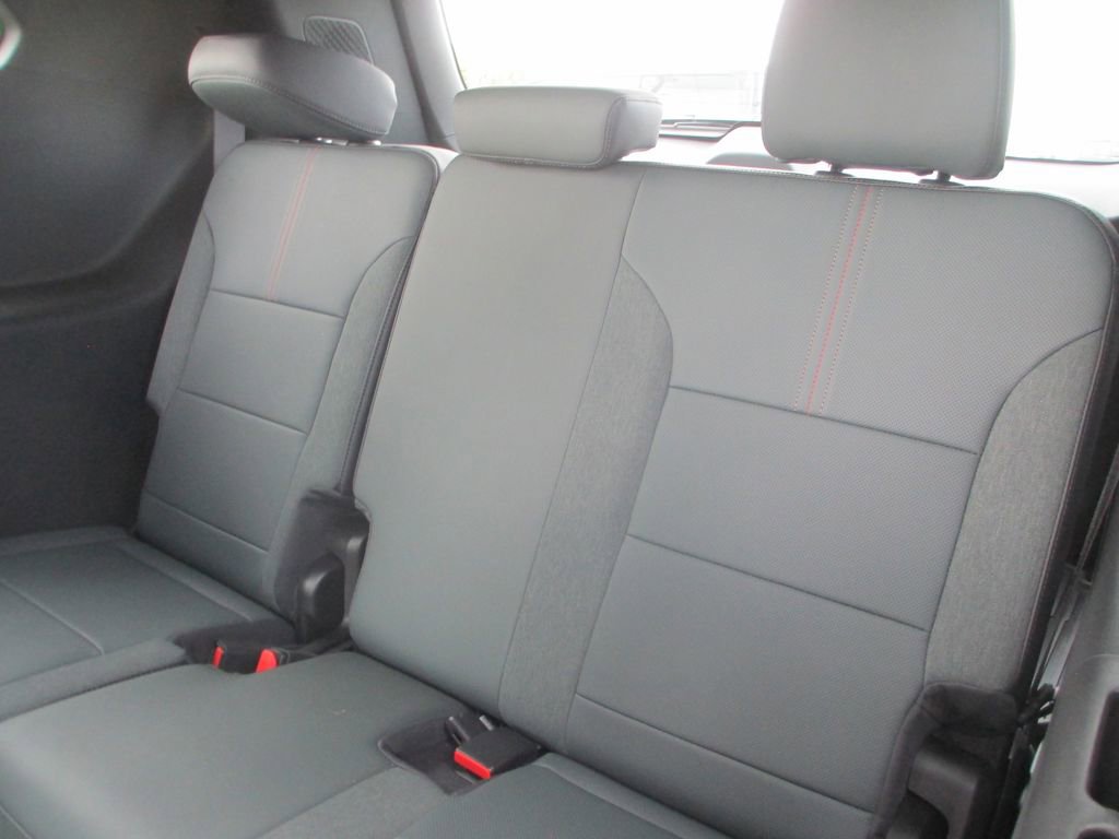 Used 2026 GMC Acadia AT4 w/ Super Cruise Package AWD/4WD image 22