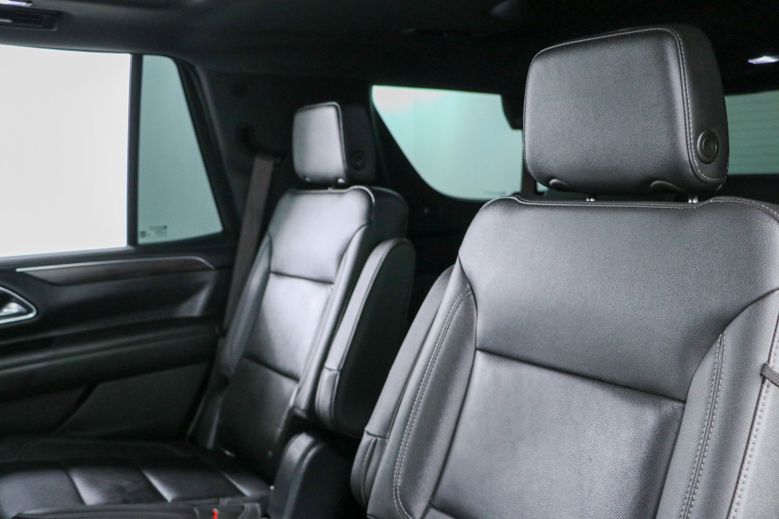 Used 2021 Chevrolet Tahoe Z71 w/ Rear Media and Nav Package AWD/4WD image 29